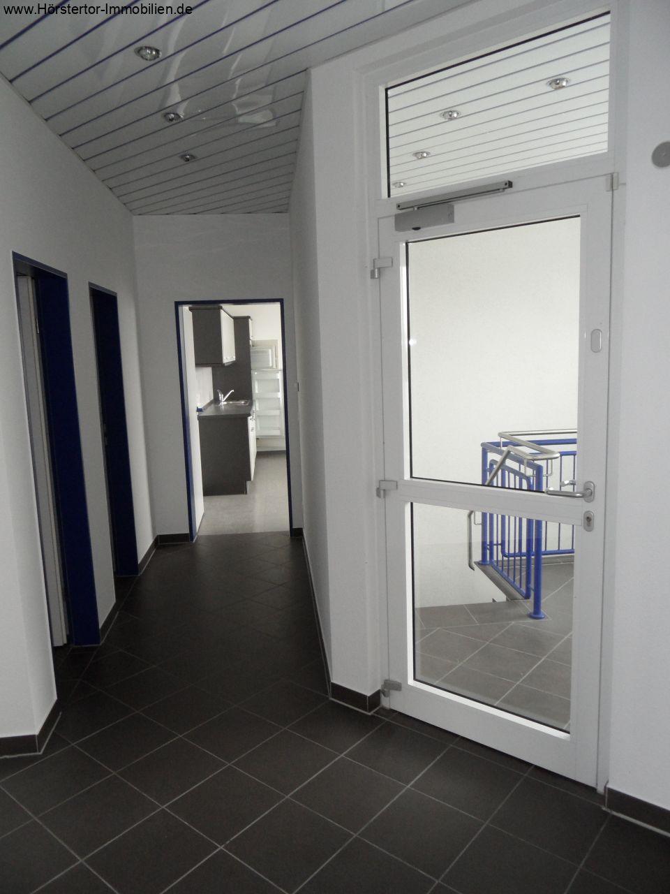 Ausgezeichnet aufgeteilte Büro/Praxisfläche in jungem Haus