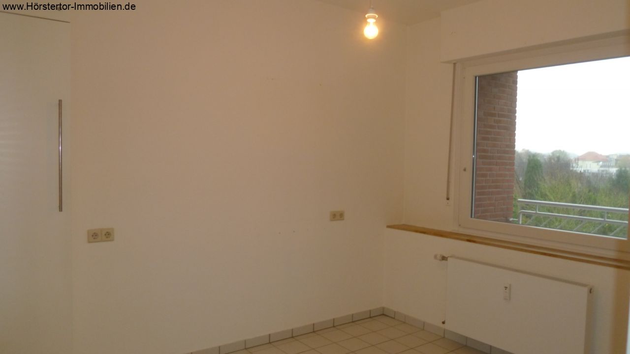 Attraktive 2-Zi-DG-Wohnung mit Loggia, Stellplatz und Gartenanteil!