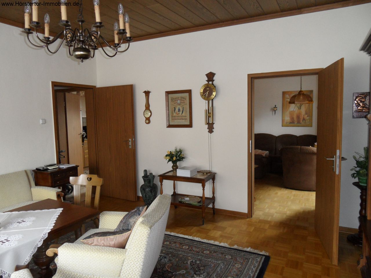 großes Haus auf großem Grund!