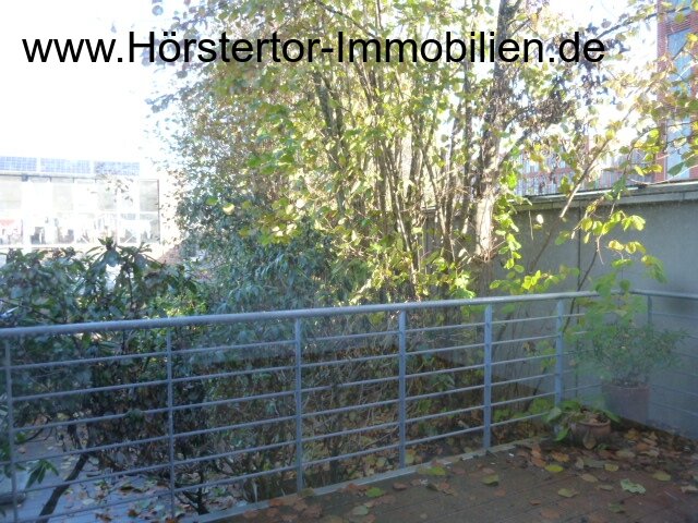 Aaseestadt: Ruhige 2-Zi-Hochparterre Wohnung mit Balkon