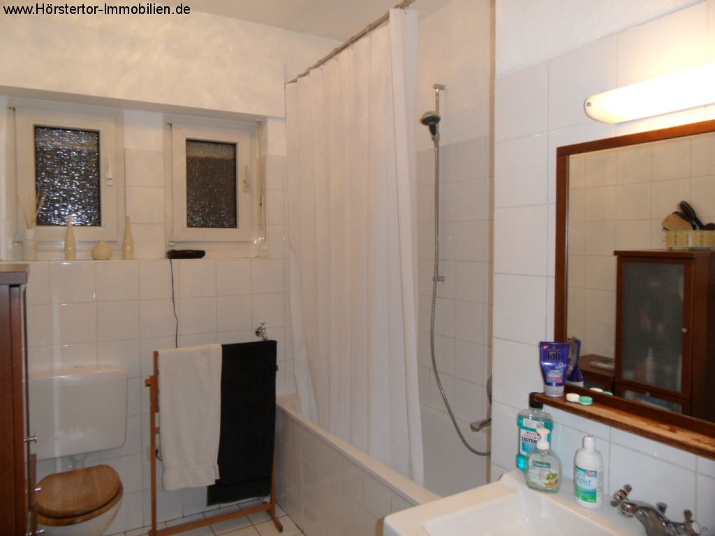 luftiges Bad mit Fenster luftiges Bad mit Fenster