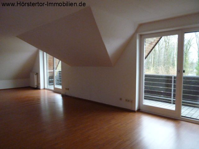 Wohnzimmer mit 2 Balkonen Wohnzimmer mit 2 Balkonen