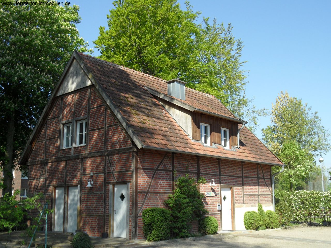 Backhaus im Einfamilienhaus-Stil