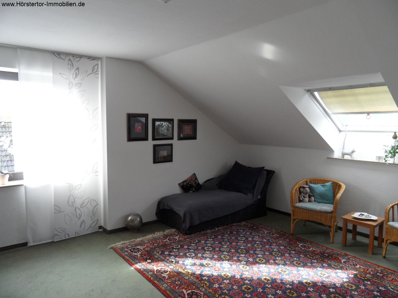 großes Zimmer im Dachgeschoß großes Zimmer im Dachgeschoß