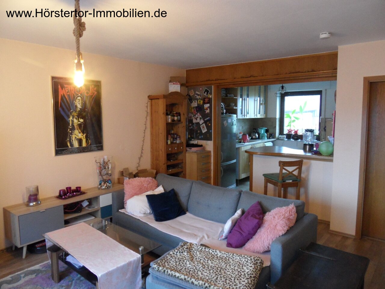 Wohnzimmer mit offener Küche Wohnzimmer mit offener Küche