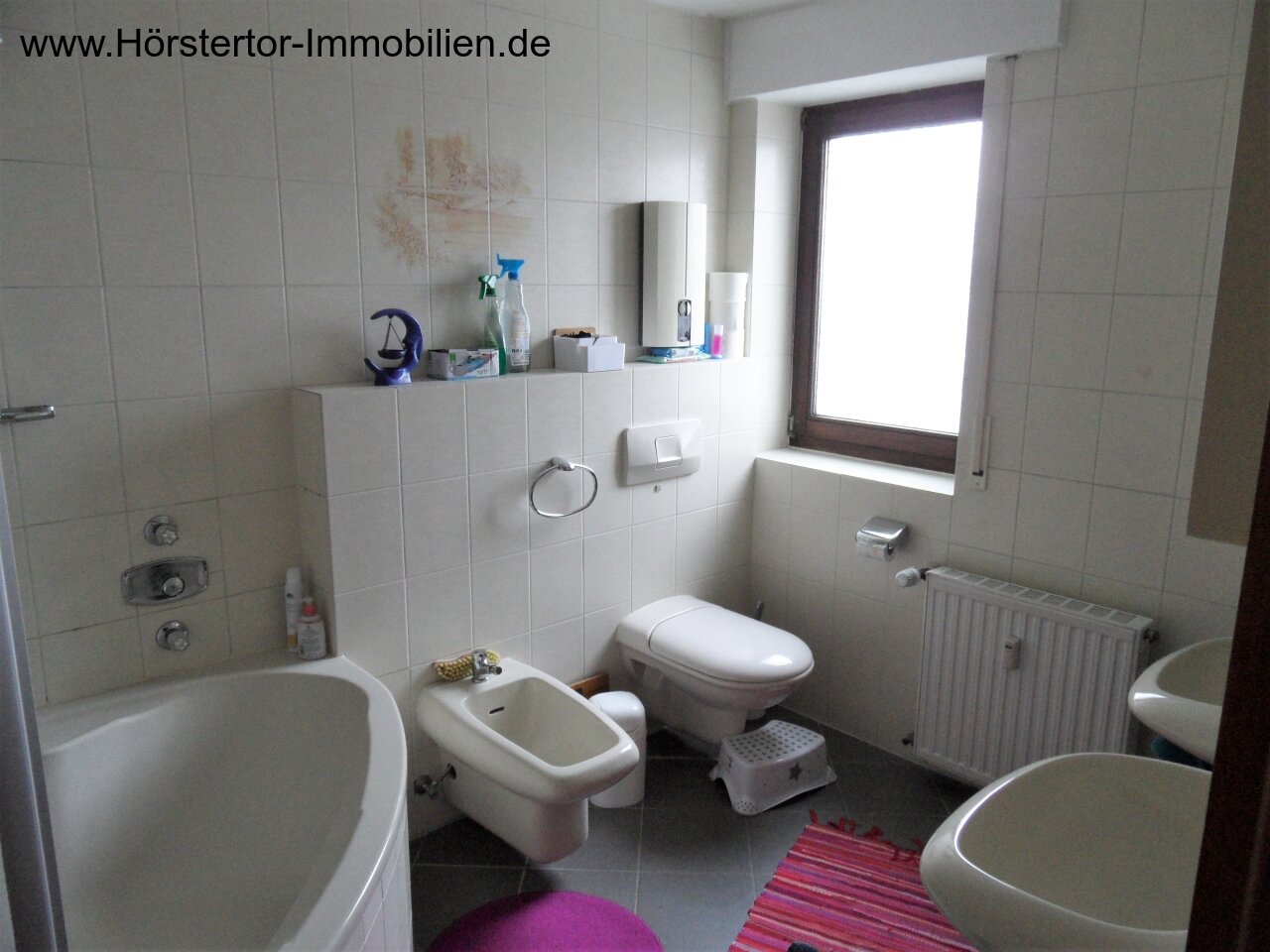 Bad mit Fenster Bad mit Fenster