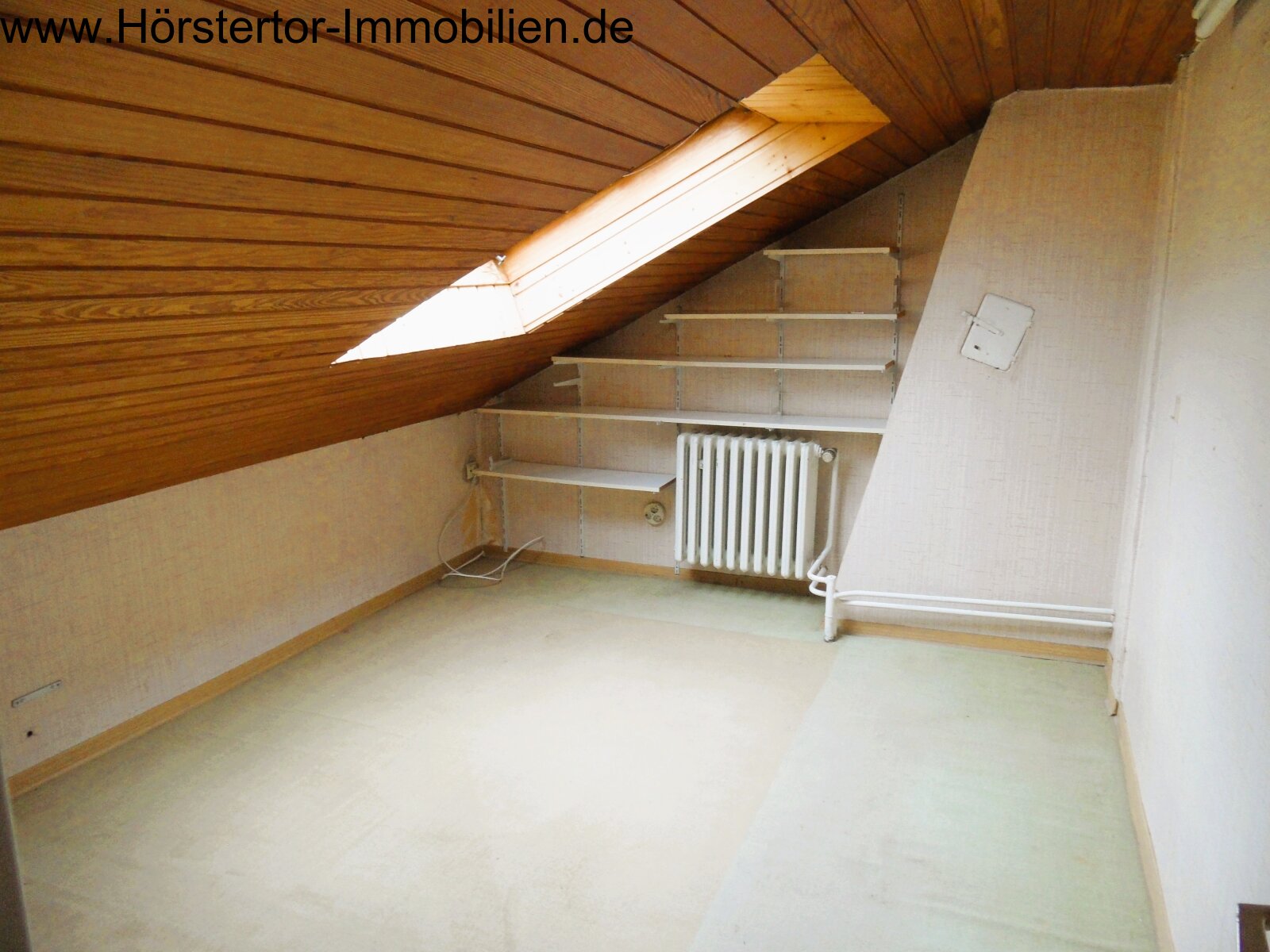 einer von zwei Räumen im DG einer von zwei Räumen im DG