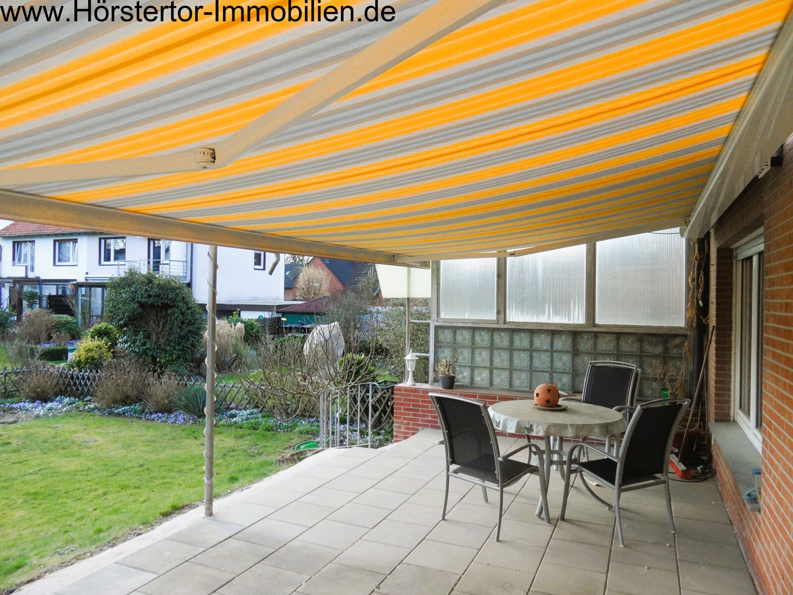 Südterrasse mit elektr. Markise